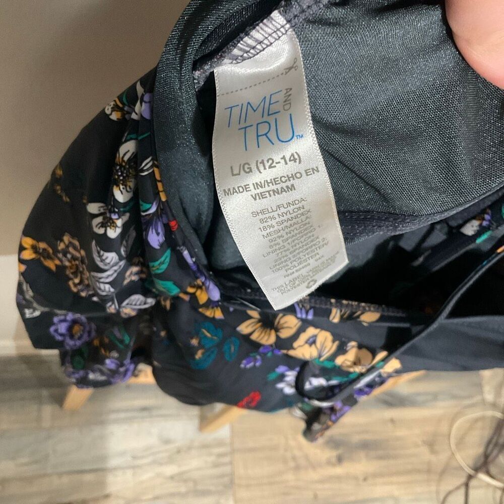 Time and Tru,swimsuit one piece halter top floral size large - Picture 7 of 8